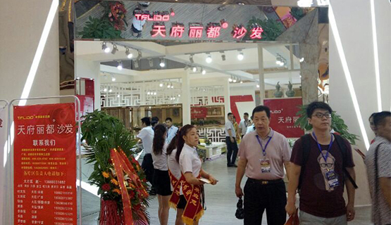 行业大哥向后起之秀天府丽都沙发学习如何做好沙发！